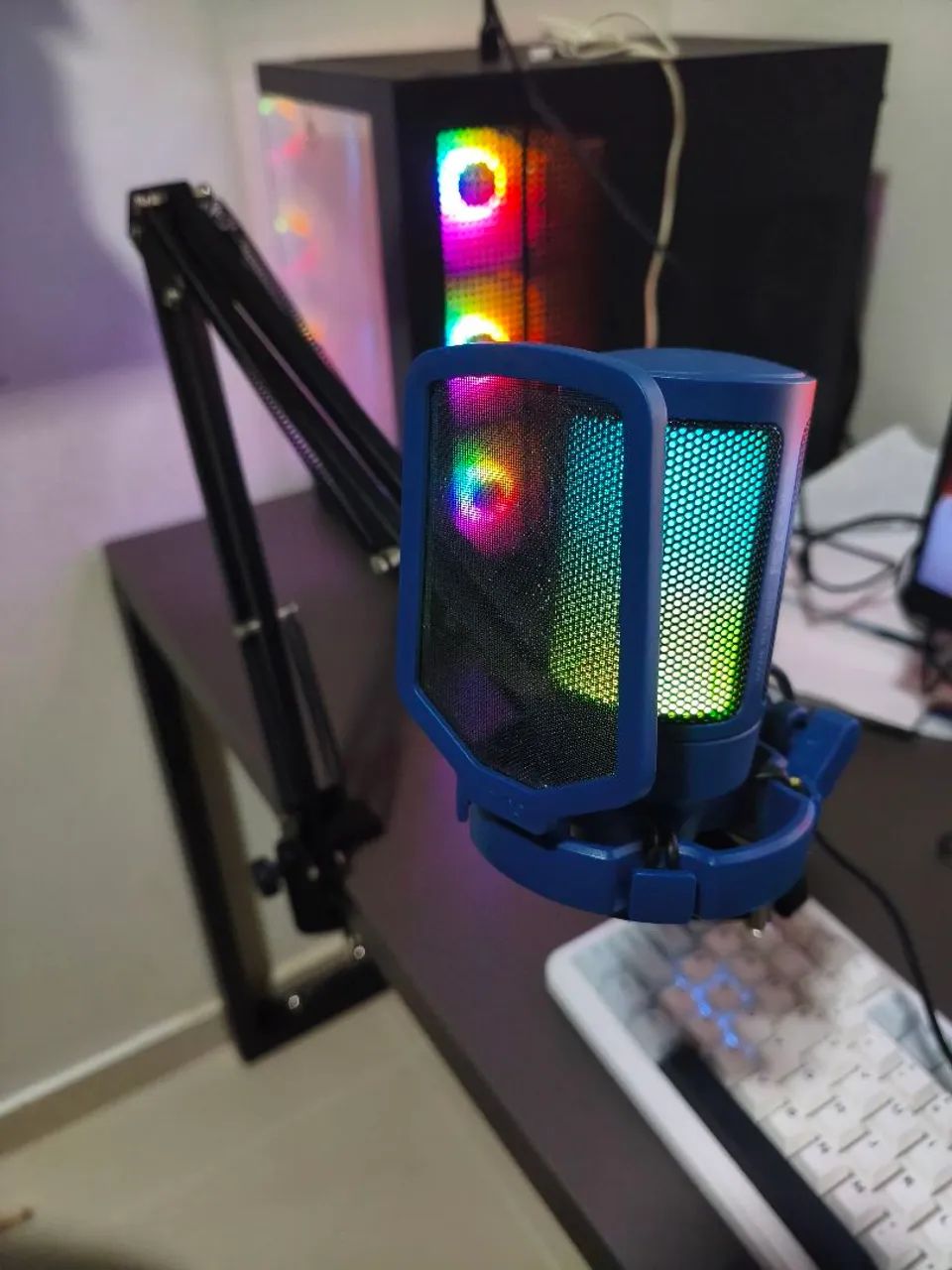 Microfone USB Fifine Ampligame A6T RGB Completo - Foto 2