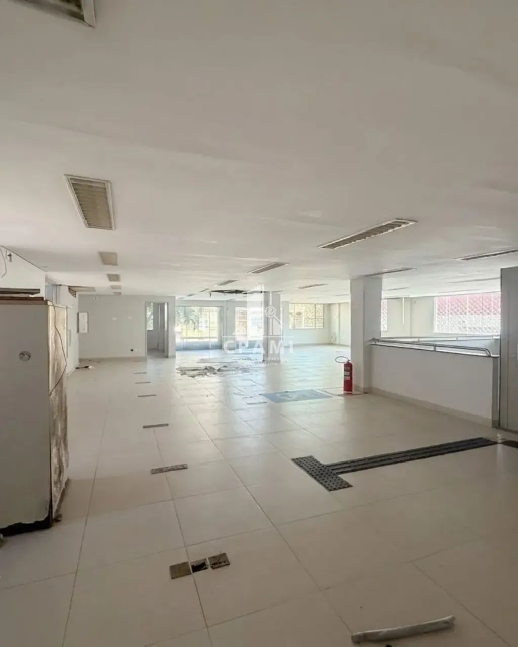 Conjunto Comercial | 2 Prédios Integrados | Ex-Agência Bancária - Foto 5