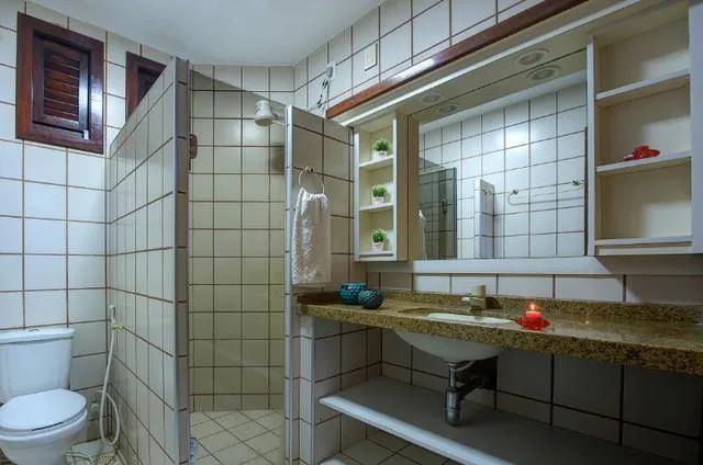 ALUGO POR TEMPORADA - Casa Super Luxo - 5 Suítes AR/TV - 20 Pessoas - Apenas 100m do Beach - Foto 6