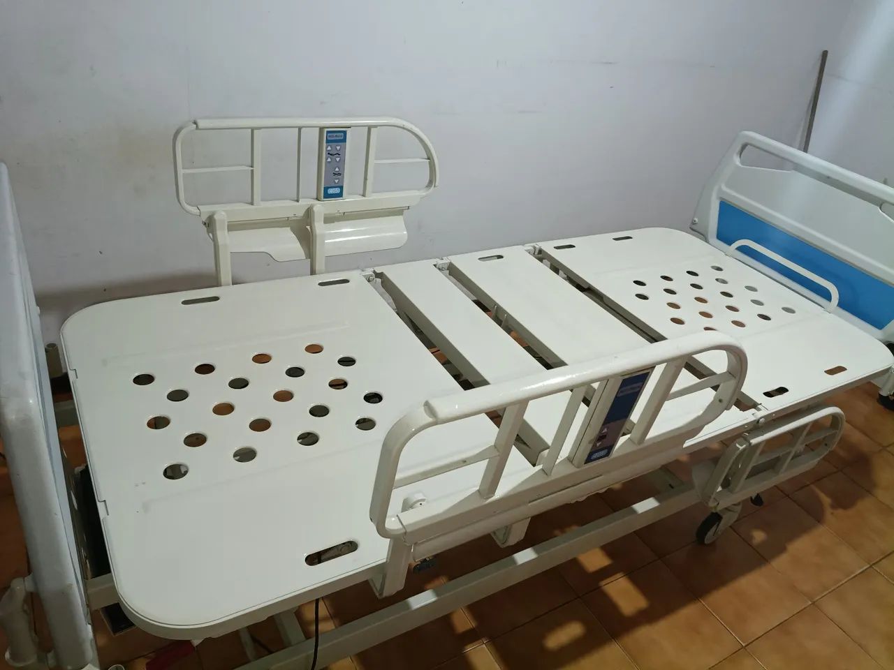 Cama hospitalar elétrica 4 níveis(funcionando) - Foto 4