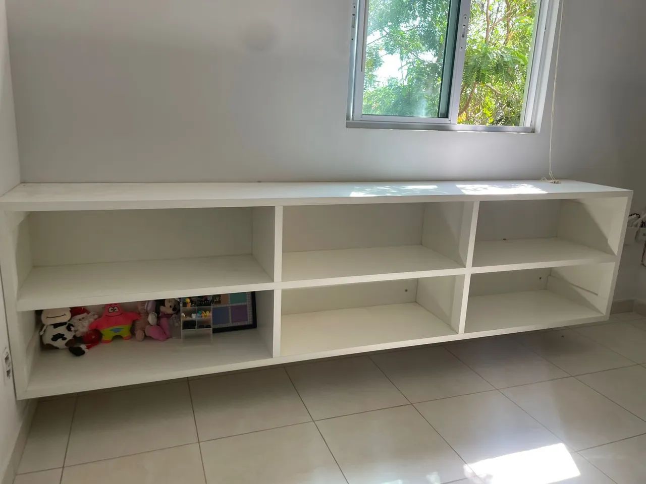 Sapateira de parede, quase 3 metros. 