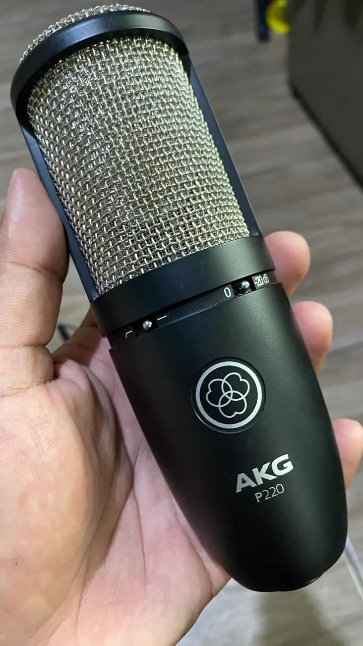 Microfone condensador AKG P220 - Microfones e Gravadores