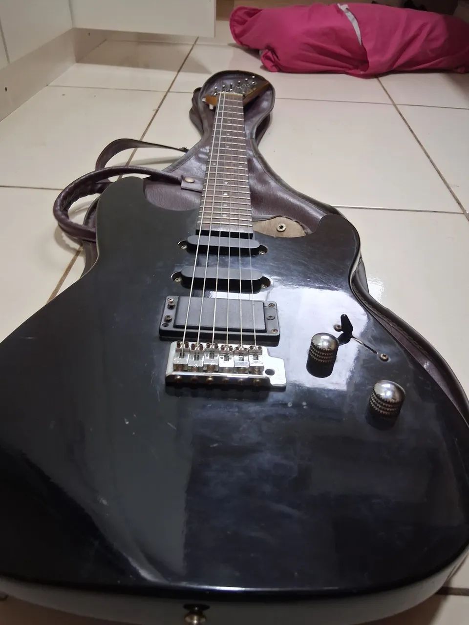 Guitarra Coreana anos 80 Aria Pro II Mad axe - Made in Korea
