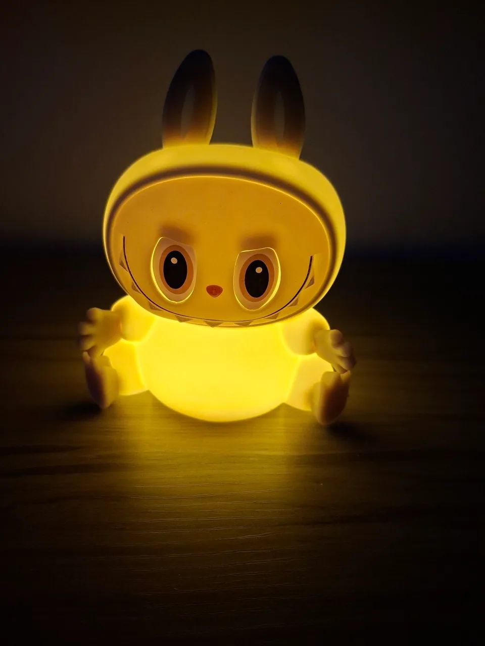 Luminária/abajur Labubu muda de cor - Foto 2