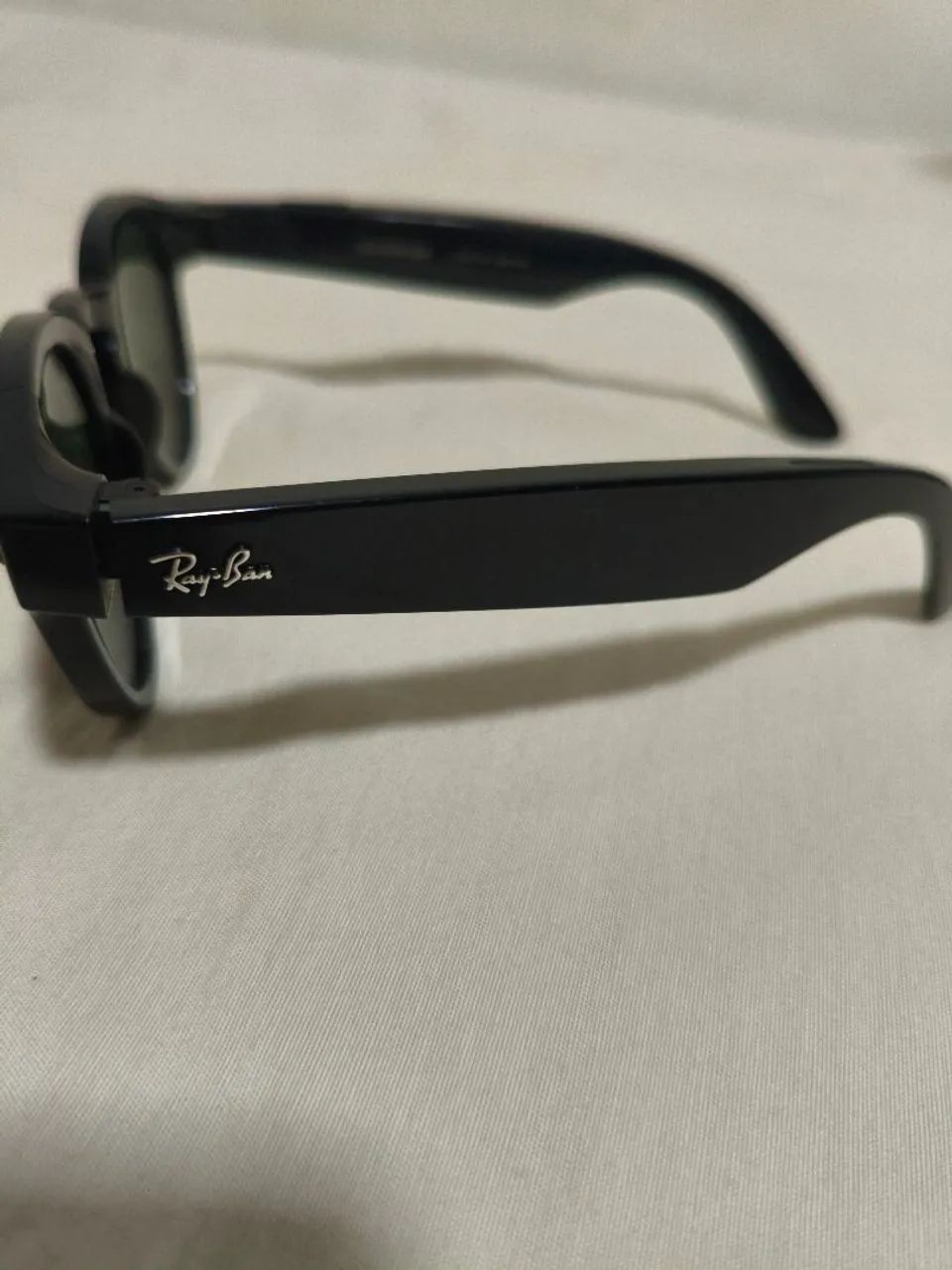Ray-Ban Meta Stories Round Smart Glasses (RW4003) - Foto 4