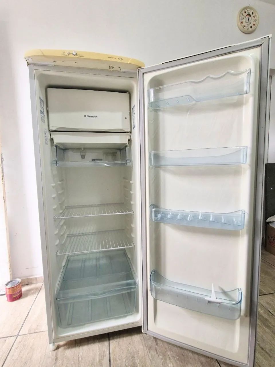 Geladeira RDE 30 Eletrolux 262L - Excelente Estado de Conservação  - Foto 2
