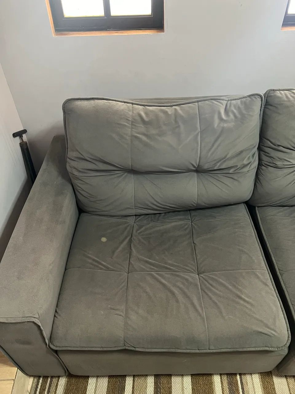 Sofá retrátil em suede - Foto 2