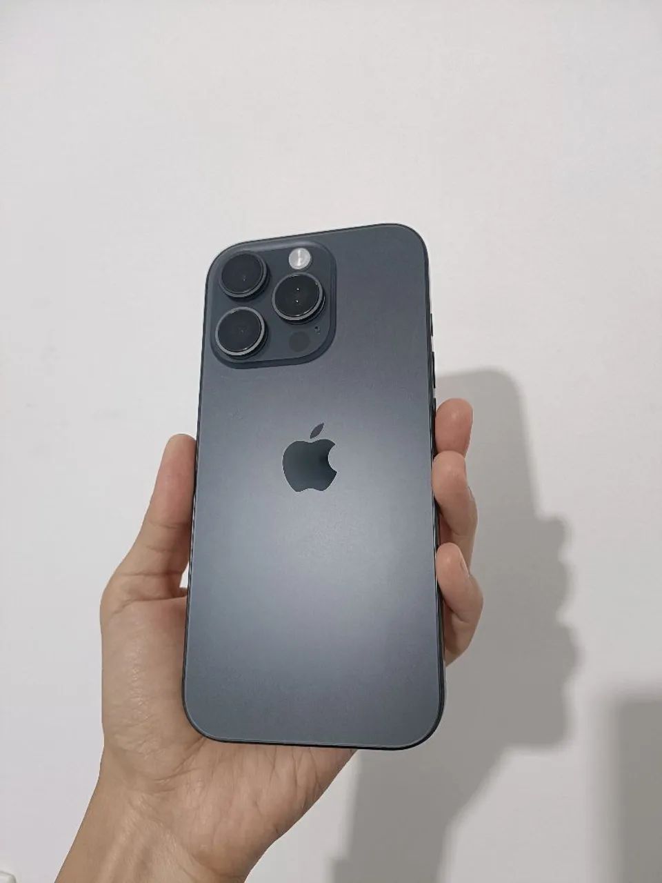 iPhone 16 Pro 128GB - Titânio preto