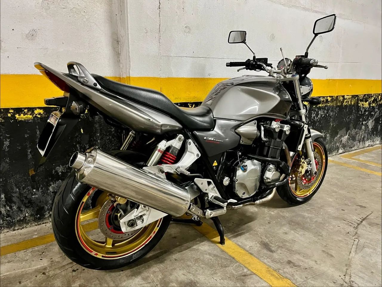 CB 1300F - Foto 2