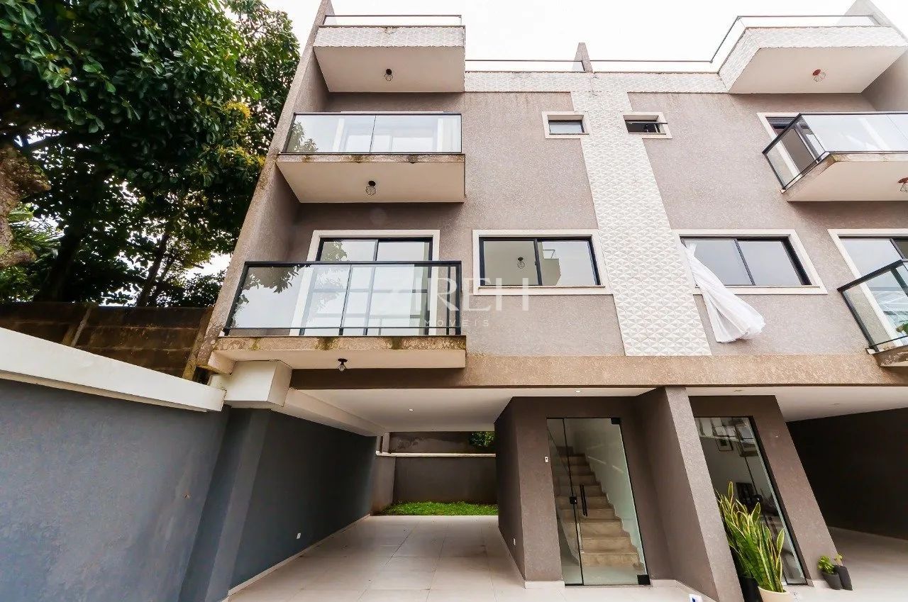 SOBRADO TRIPLEX PARA ALUGAR COM 3 QUARTOS E TERRAÇO NO VISTA ALEGRE