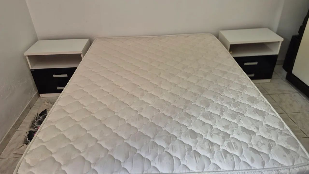 Mesa de cabeceira/ Criado-mudo acabamento bicolor  - Foto 2
