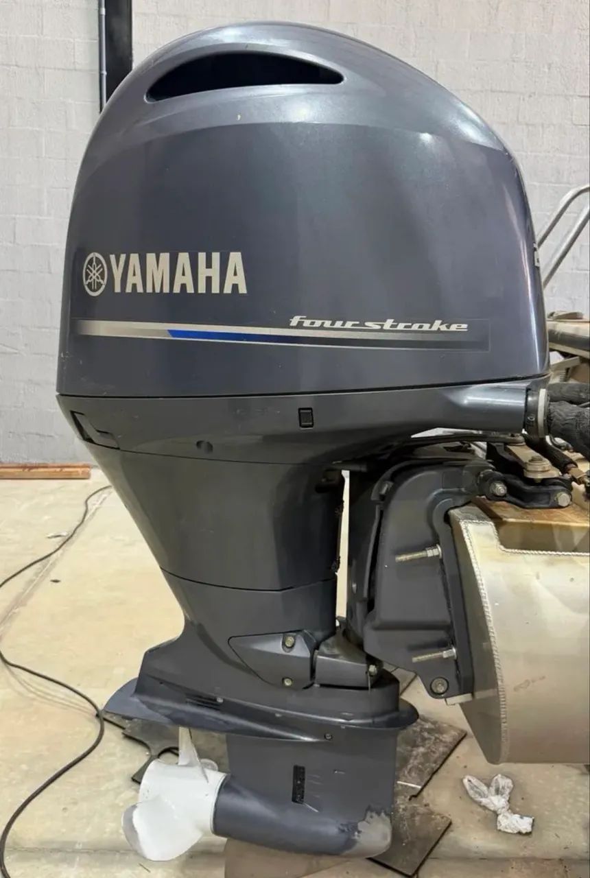 Motor. Yamara 200  4 tempo.  Com 130 horas
