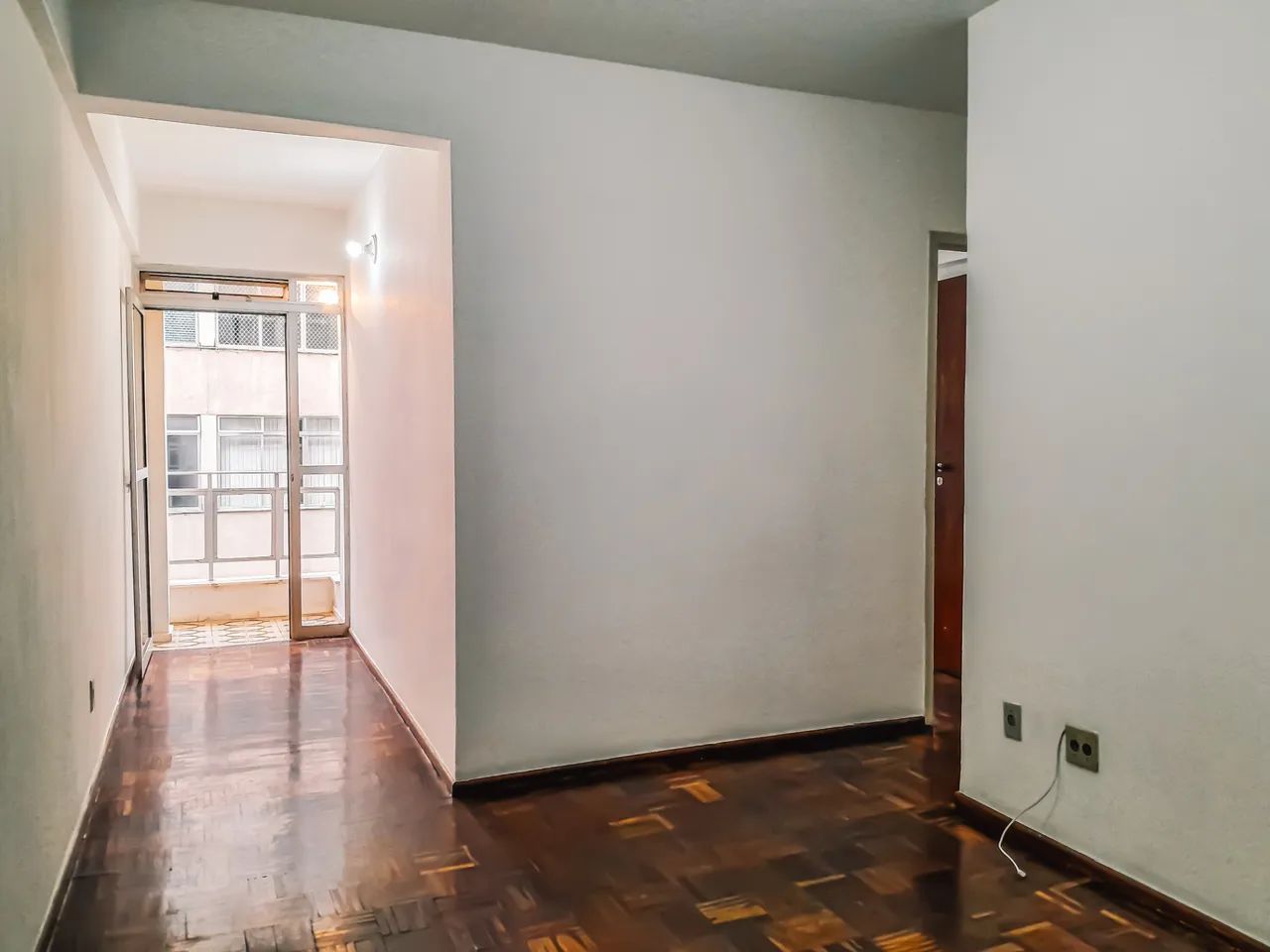 Clássico quarto e sala no Centro para venda