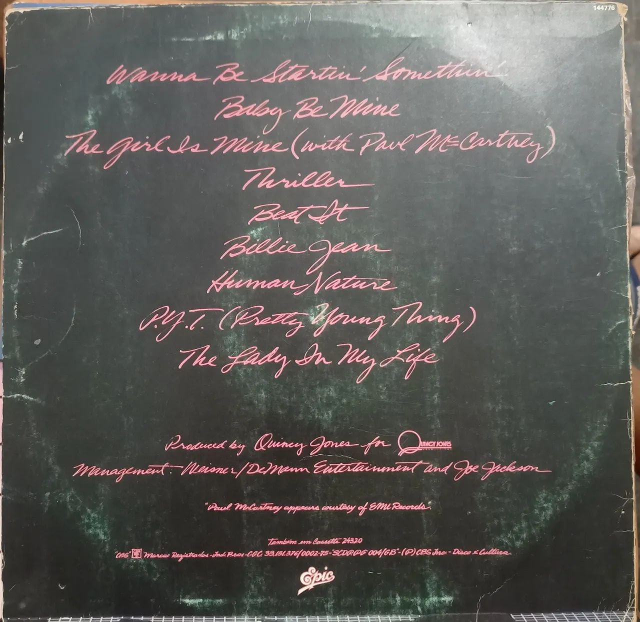LP Michael Jackson Thriller com encarte  - Foto 2
