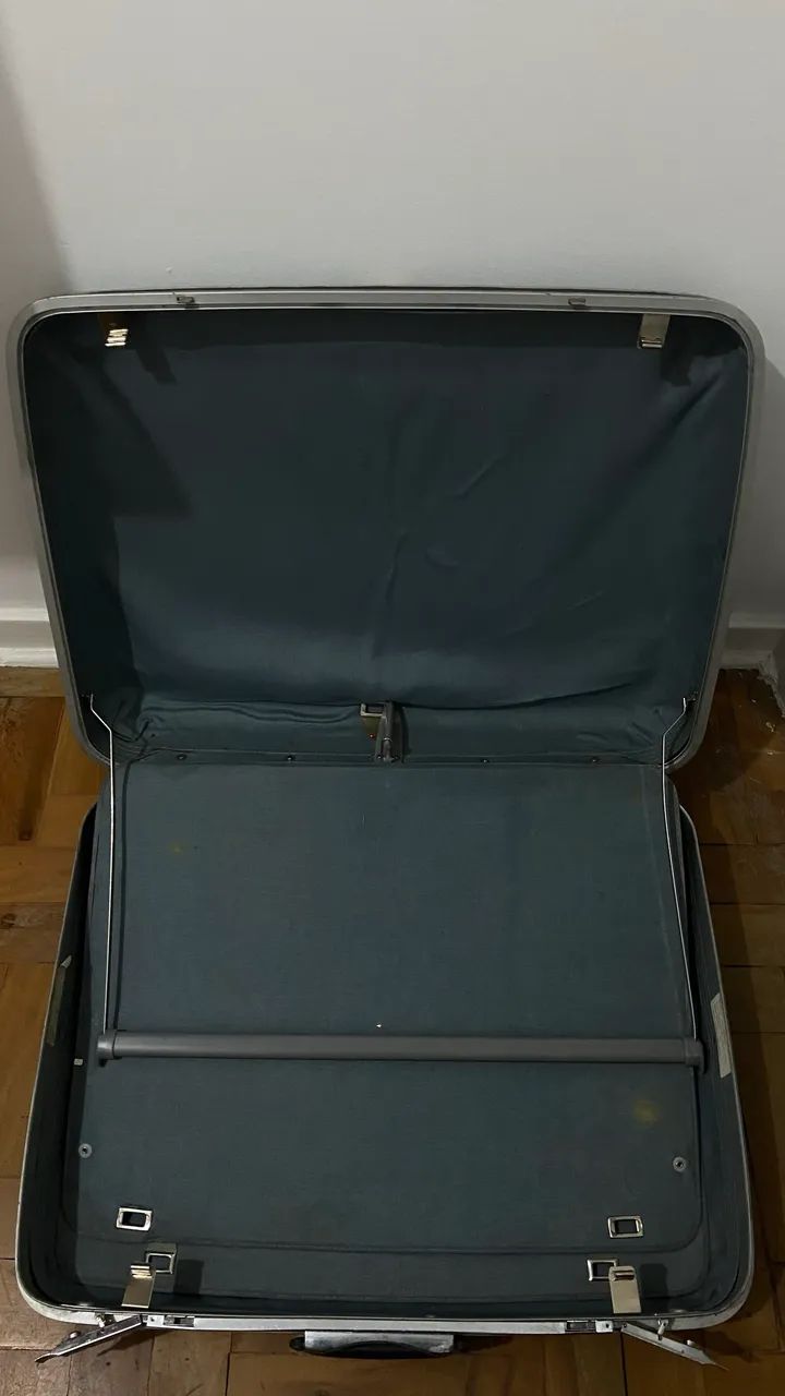 mala de viagem Silhouete  rígida clássica e vintage da renomada marca Samsonite. - Foto 2