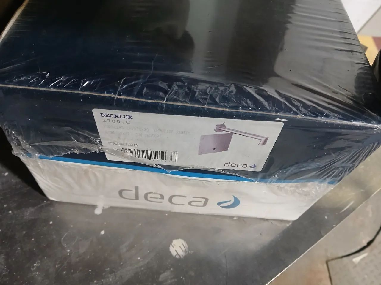 Torneira DECA de embutida na parede com acionamento com sensor $: 1500 - Foto 3