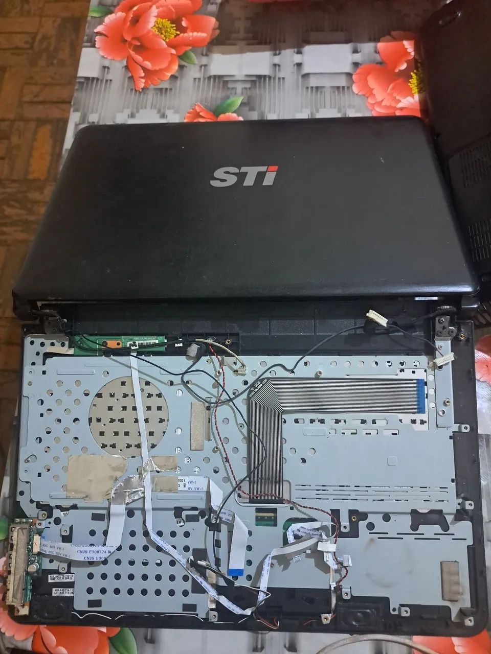Carcaça Completa Com Tela E Teclado Notebook Semp Toshiba STi NA 1401 - Foto 2