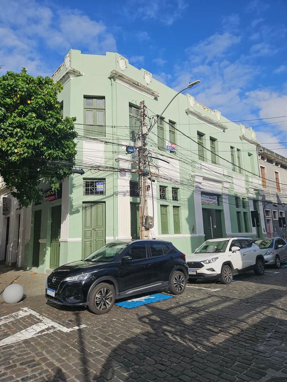 ALUGUEL - IMÓVEL NA RUA DA MOEDA - PRÉDIO DE ESQUINA COM 2 PAVIMENTOS REFORMADO - Foto 3