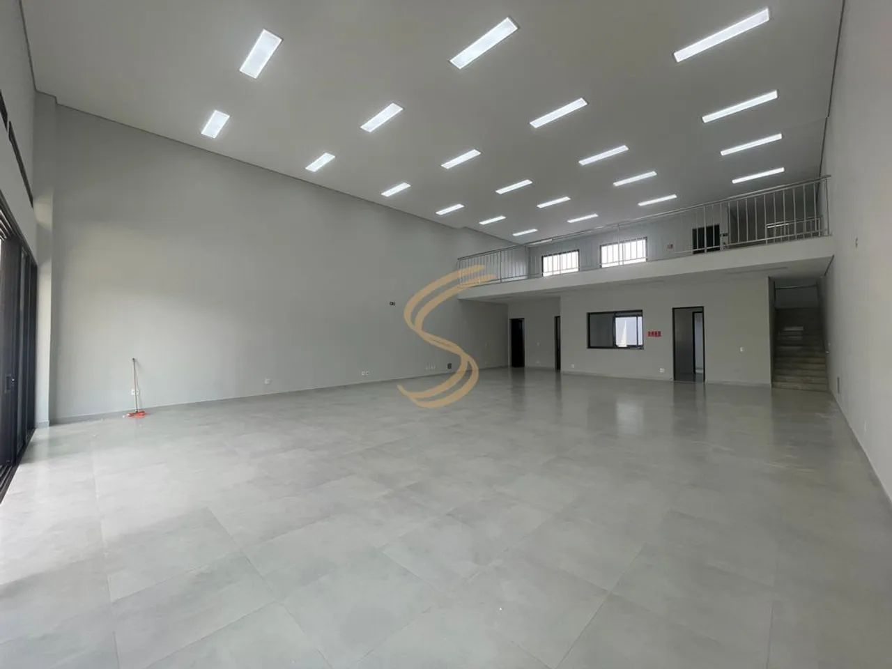 Ponto comercial no Centro: visibilidade e estrutura completa - Foto 4