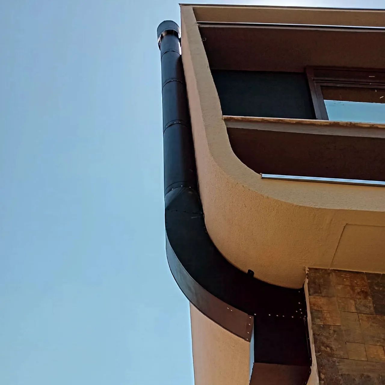 Calhas, rufos, coifas, chaminés 