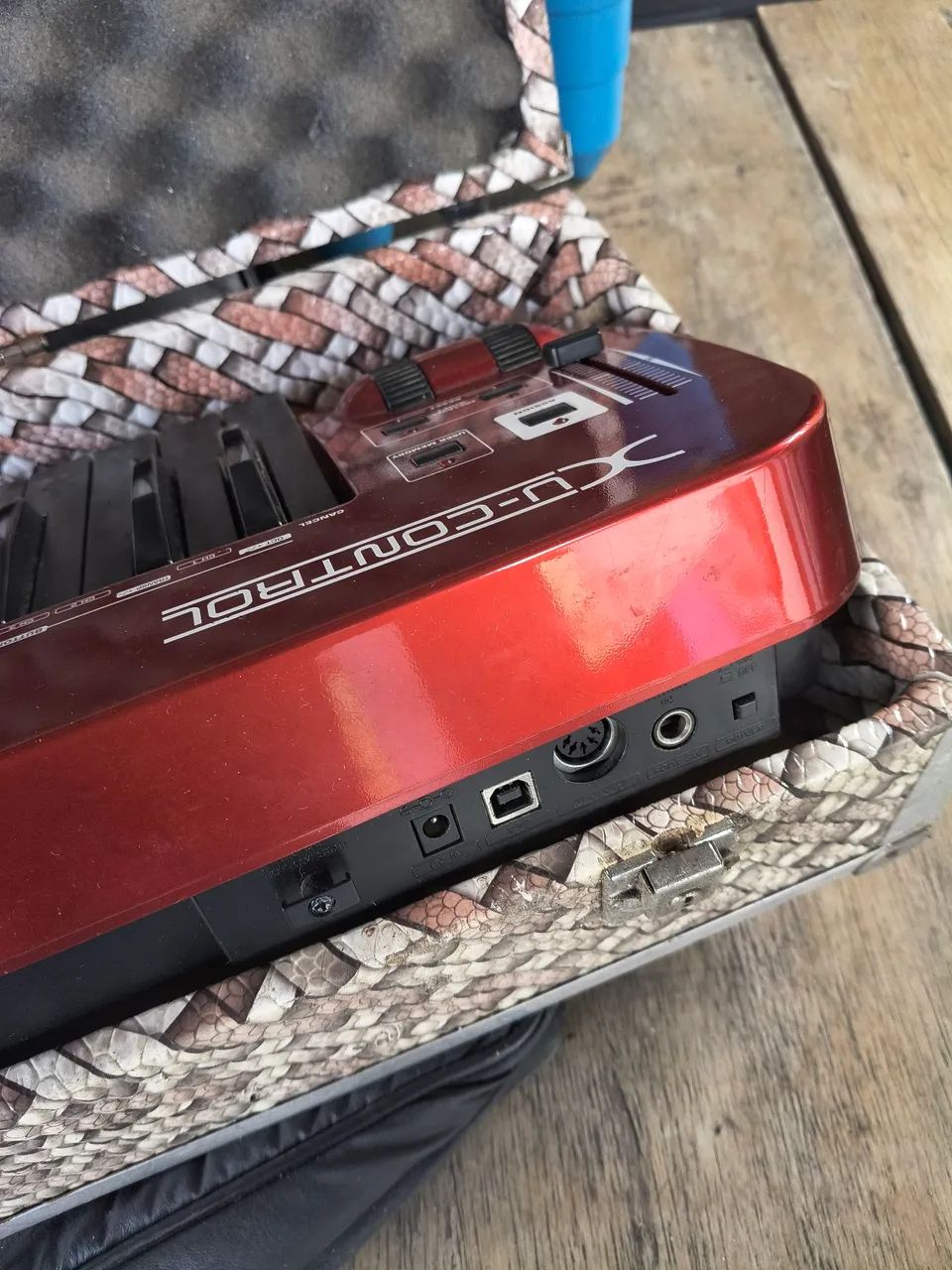 Teclado Behringer U-Control UMX490 - Foto 4