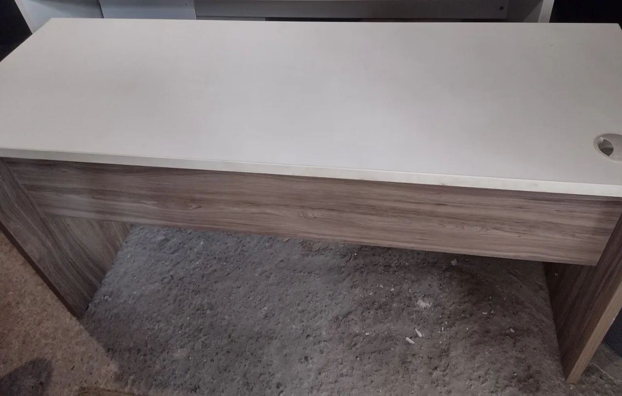 Mesa de escritório/Escrivaninha 