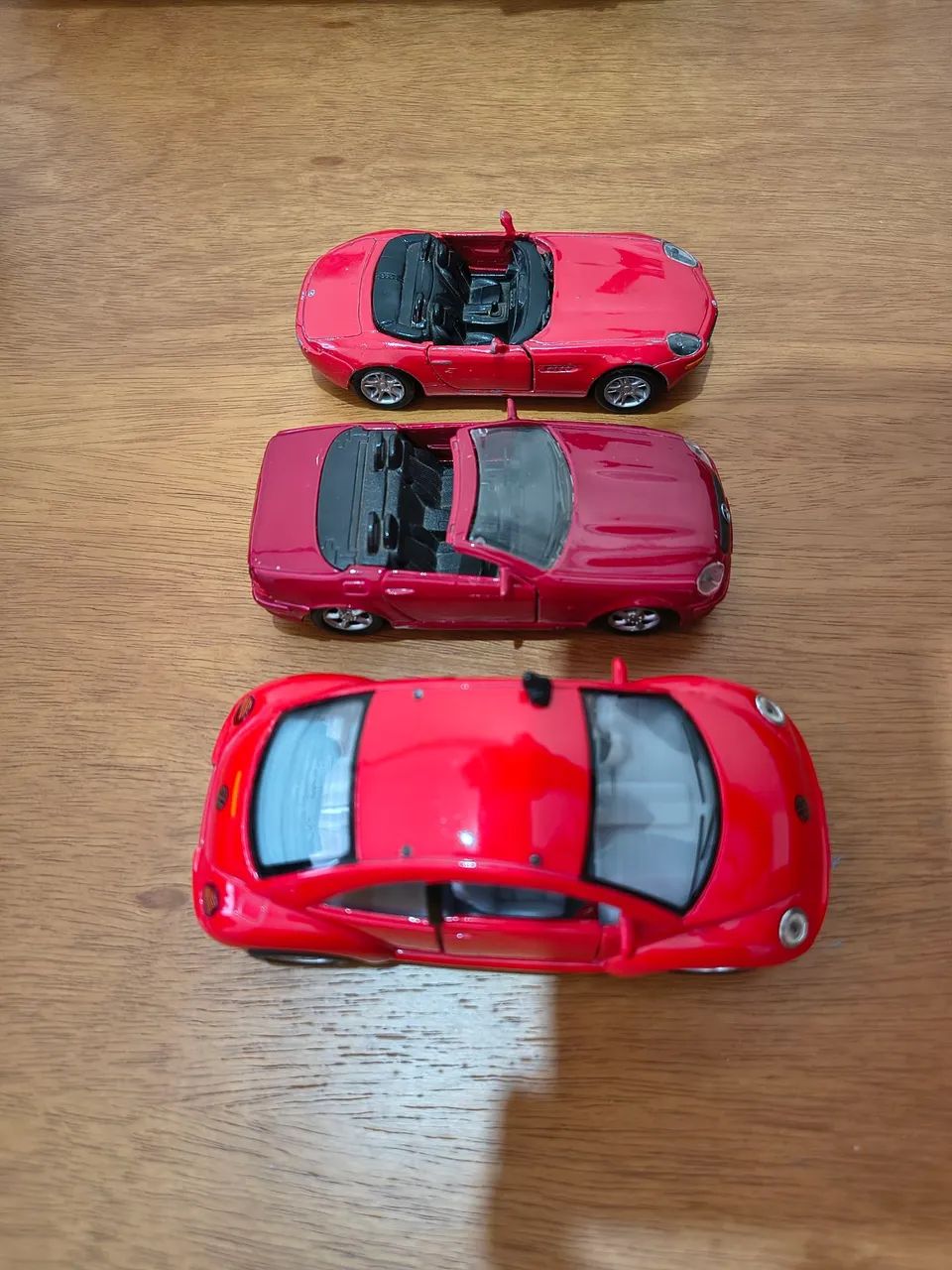 Lote 3 miniaturas/carrinhos de brinquedo Maisto e Kinsmart - Foto 2
