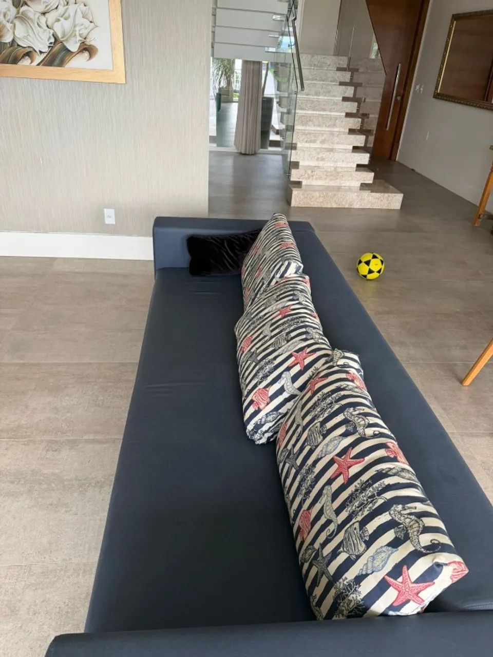 Sofá Premium 2,66m - Design Contemporâneo | Estrutura em Madeira | Tecido Aquablock - Foto 3
