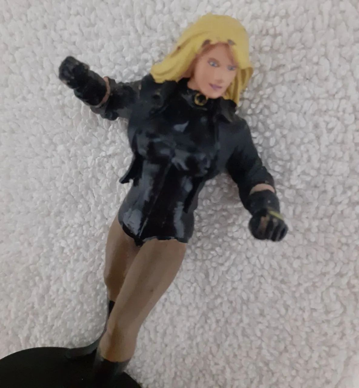 MINIATURA CANARIO NEGRO - DC COMICS EAGLEMOSS - USADA
