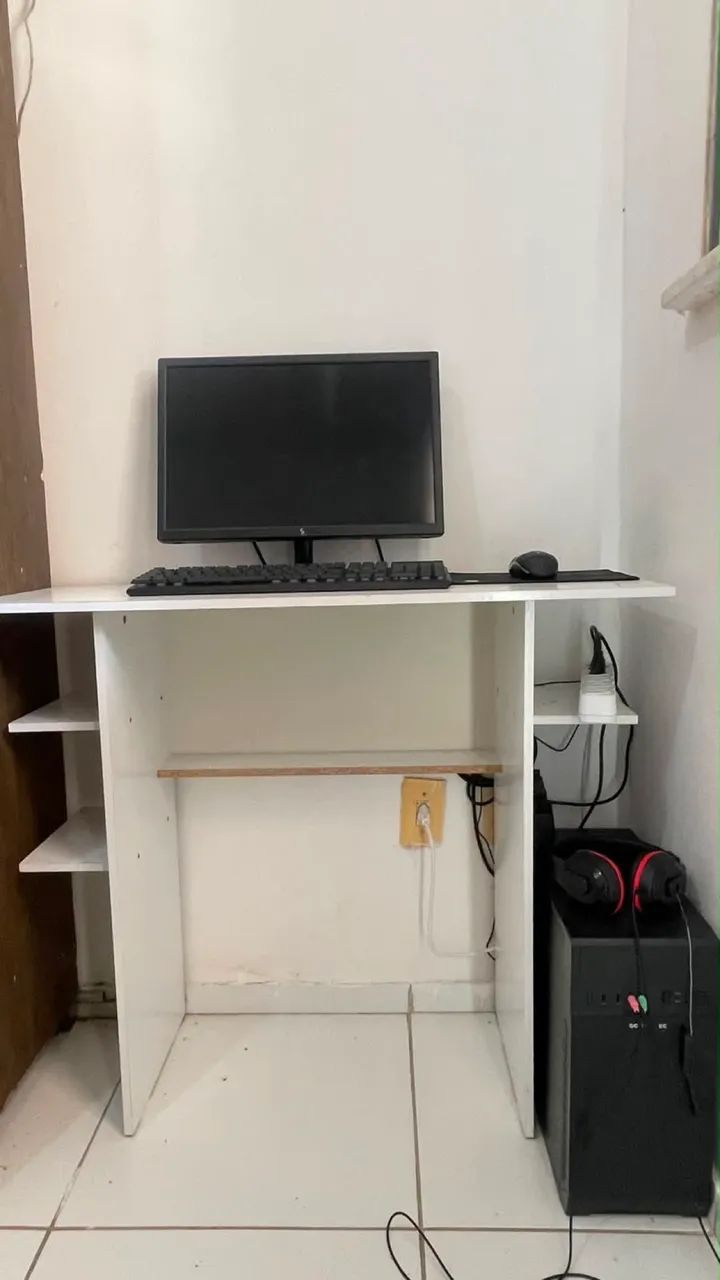 ? COMPUTADOR COMPLETO + MESA DE COMPUTADOR  - Foto 2
