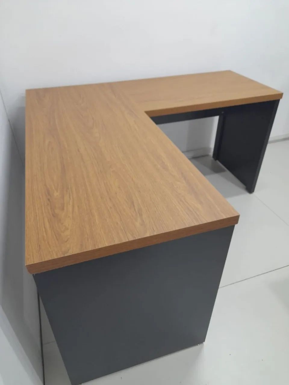 Mesa em L para escritório - Foto 3