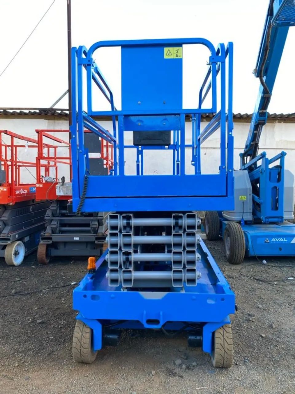 Plataforma elevatória tesoura GS-3246, seminova, ano 2013, toda operacional - Foto 2