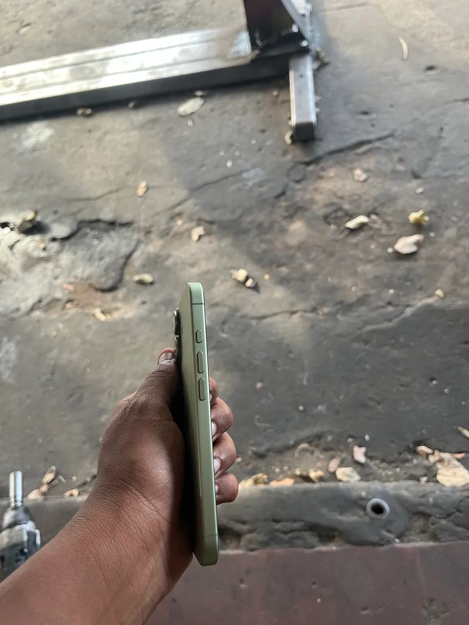 iPhone 17 verde  - Foto 4