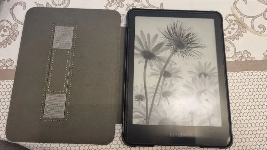 Kindle Paperwhite 12ª Geração 16GB (Tela 7", 2024) + Capa + Película + Cabo