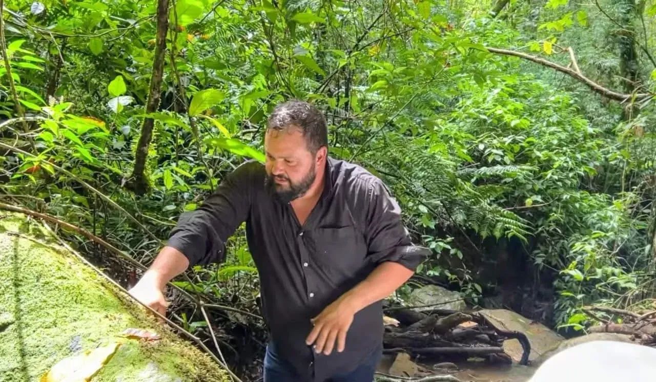 lindo terreno com cachoeira - Foto 5