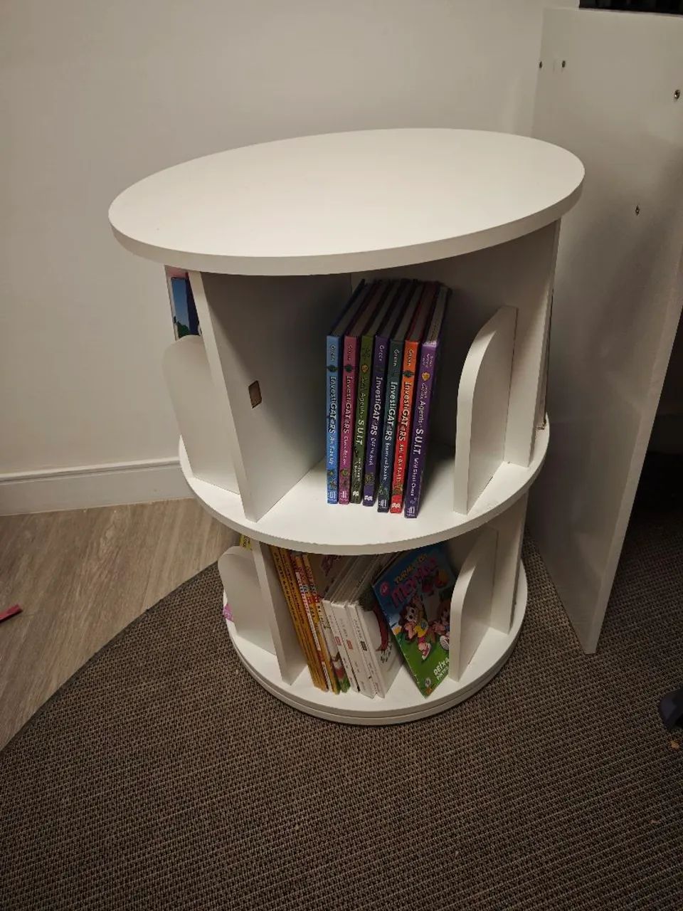 Estante de livros giratória 