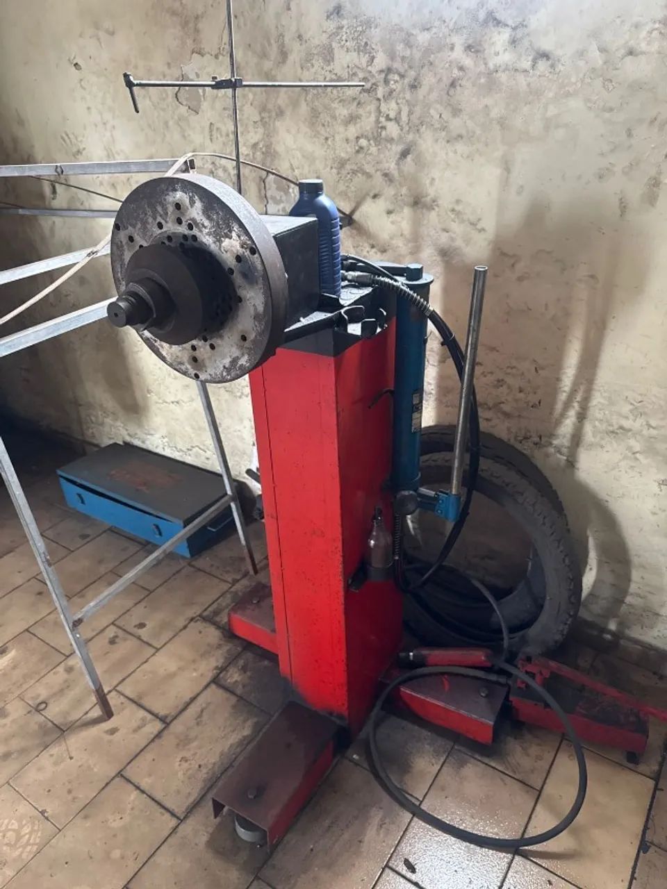 MAQUINA DE DESEMPENAR RODA 