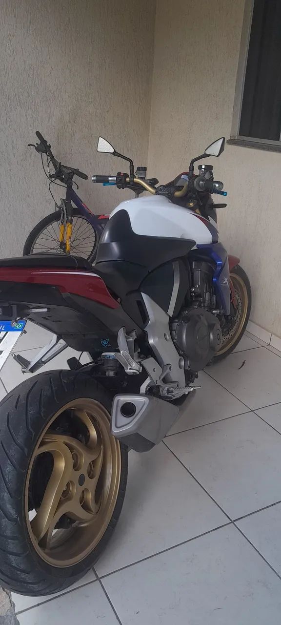 CB 1000 brava - Foto 3