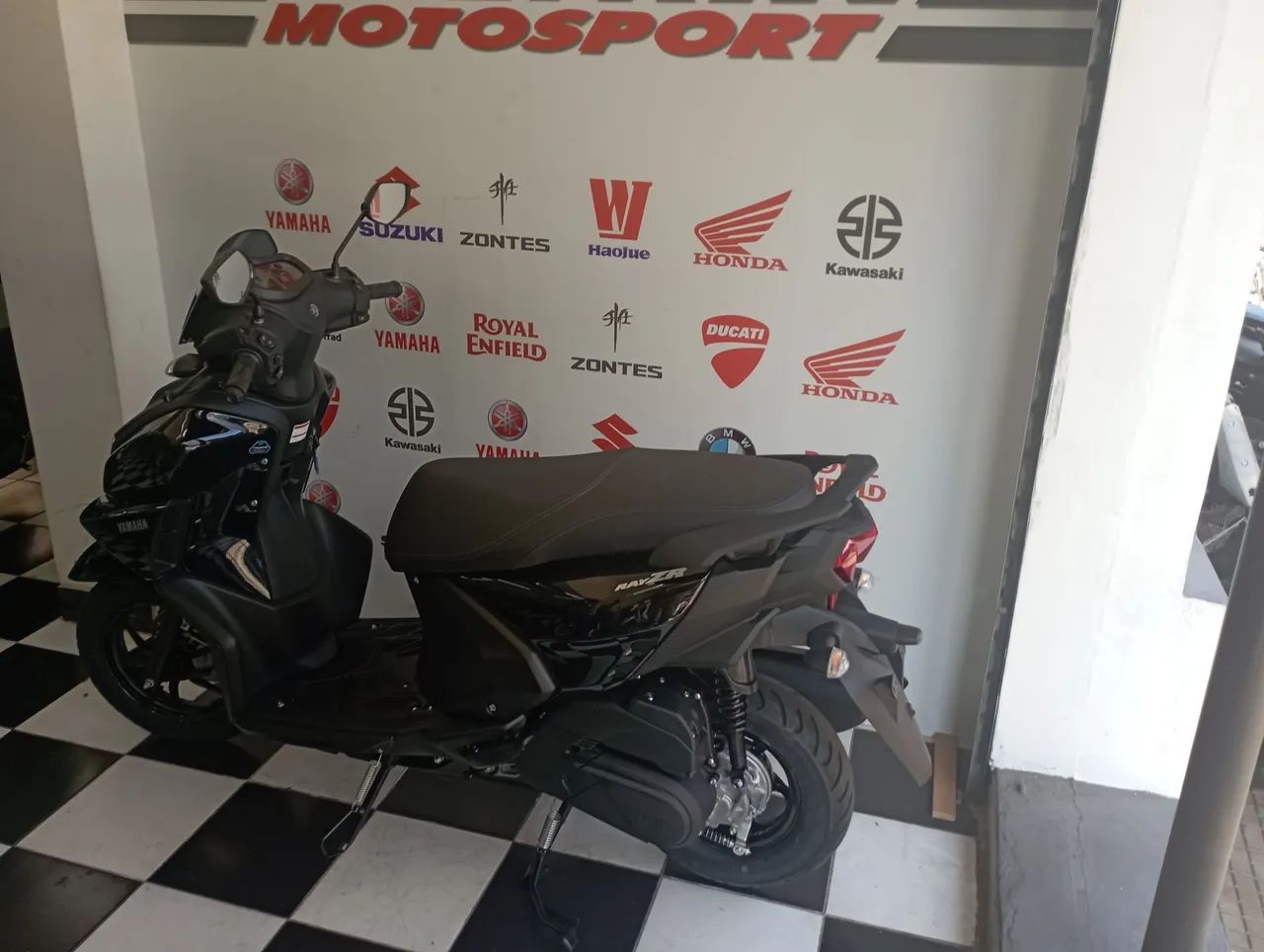 YAMAHA Ray ZR  - Foto 4