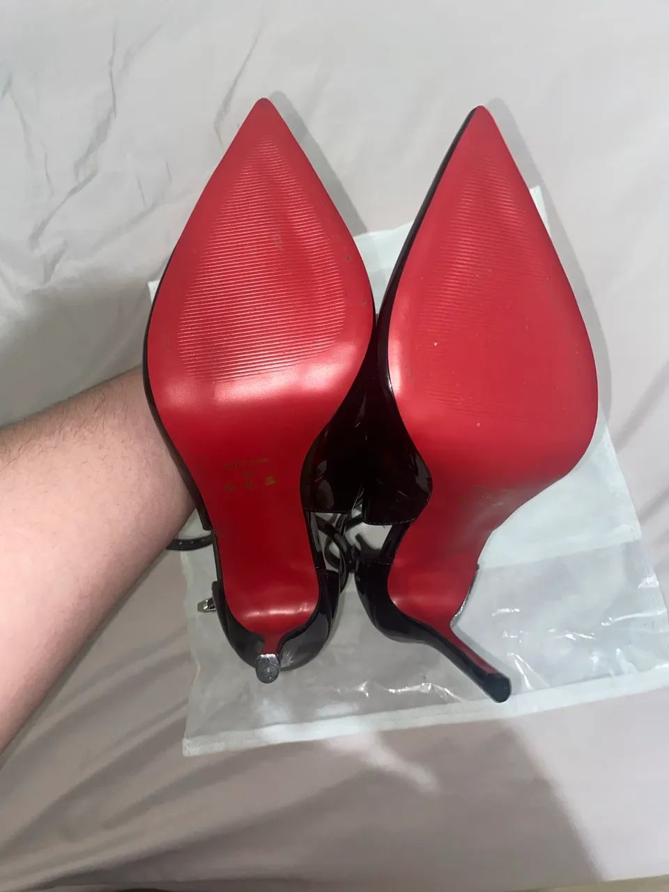 Scarpin Constance solado vermelho - Foto 3