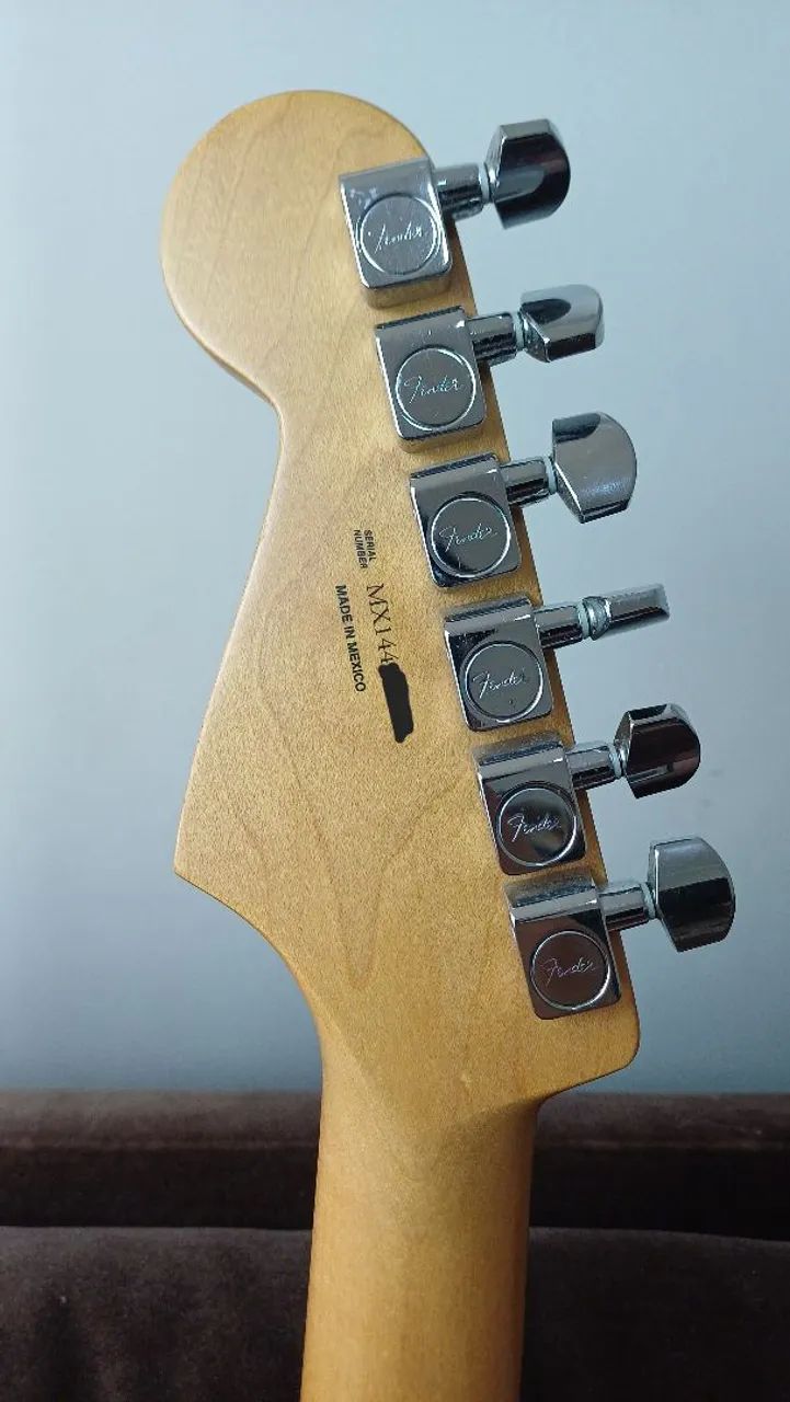 Fender stratocaster Deluxe Plus Top - Instrumentos musicais