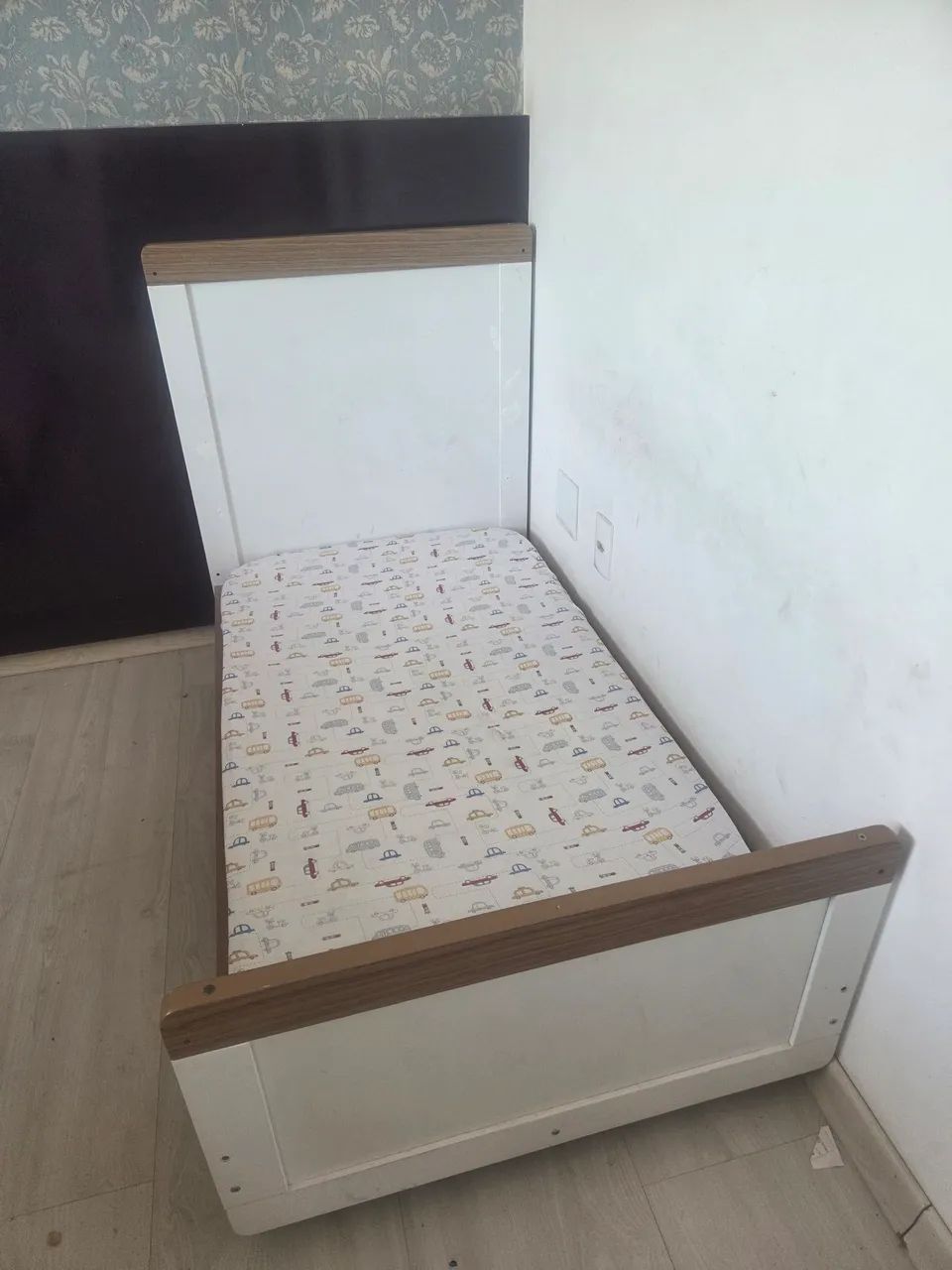 Berço que vira mini cama 