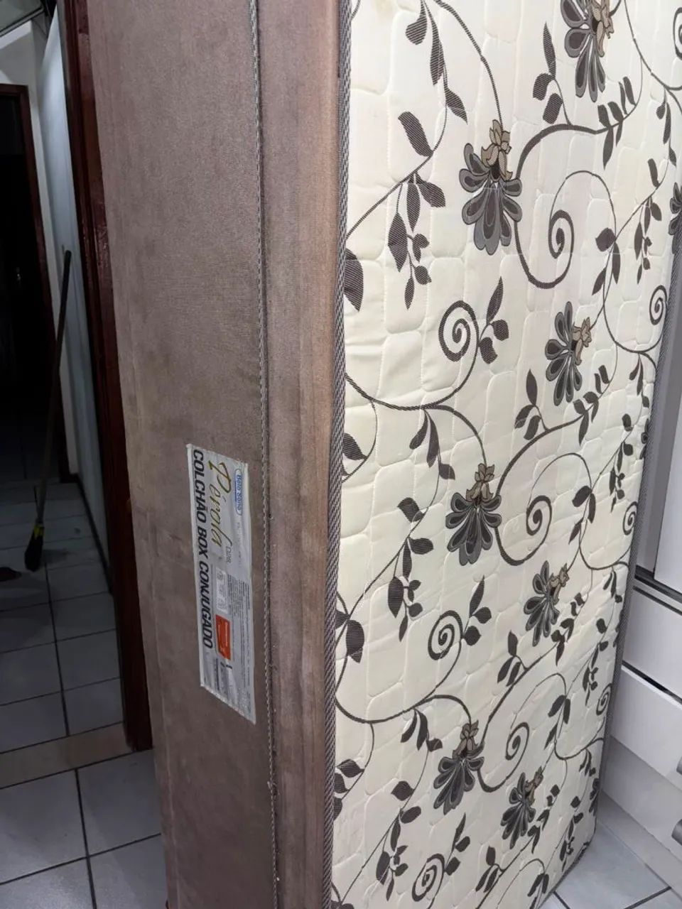 Vendo cama box conservada. - Foto 4