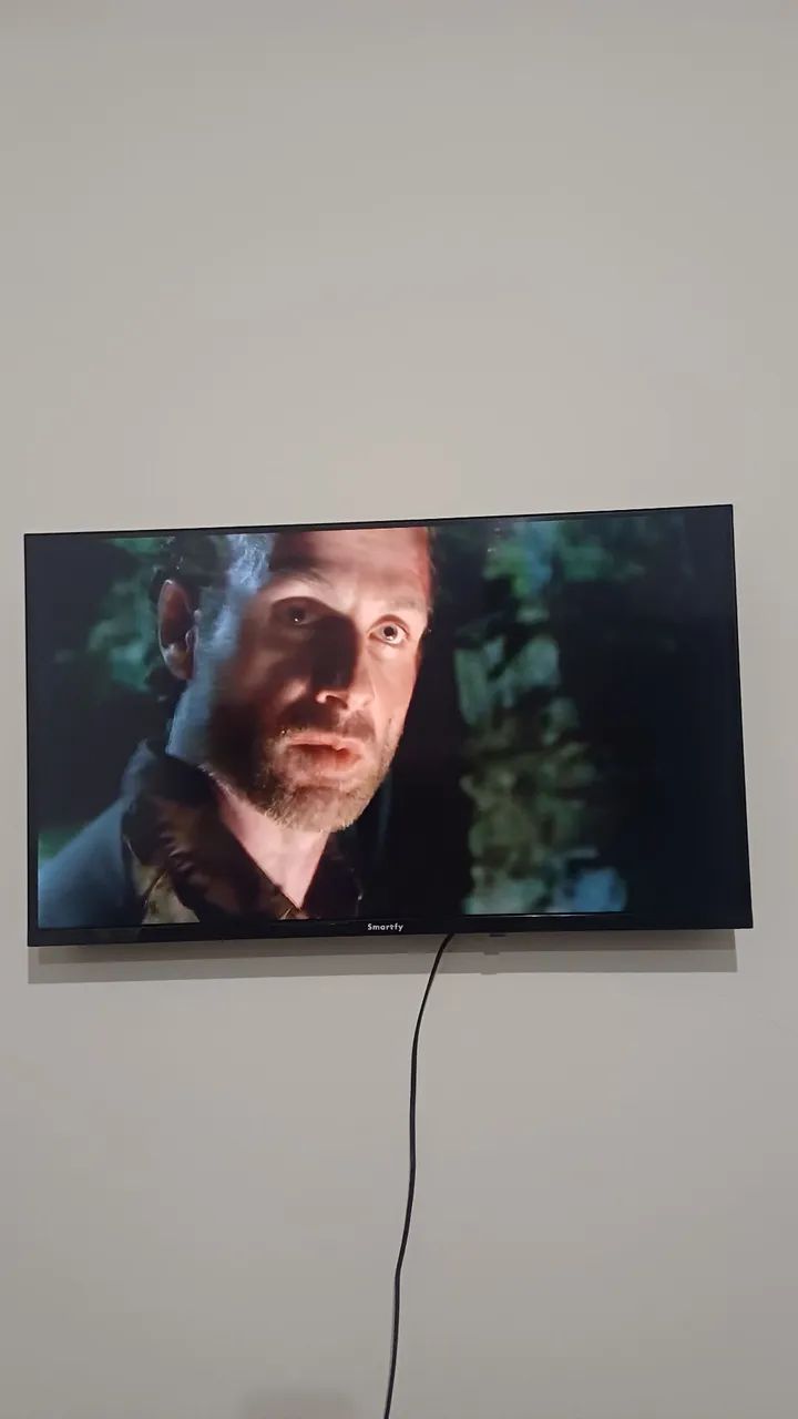  Smart TV Smartfy 32" - Pouco uso - Foto 2
