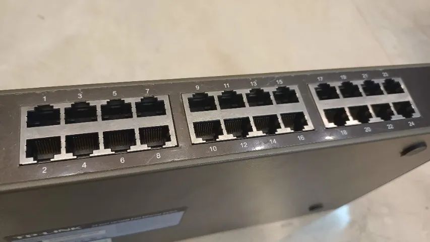 Switch Tp-link Tl-sf1024 24 Portas 10/100 Mbps Rack 19 (Usado) - Foto 5