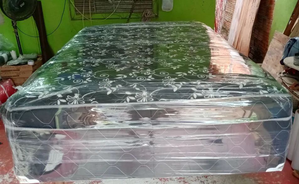 Cama de casal de mola ensacada com espuma 