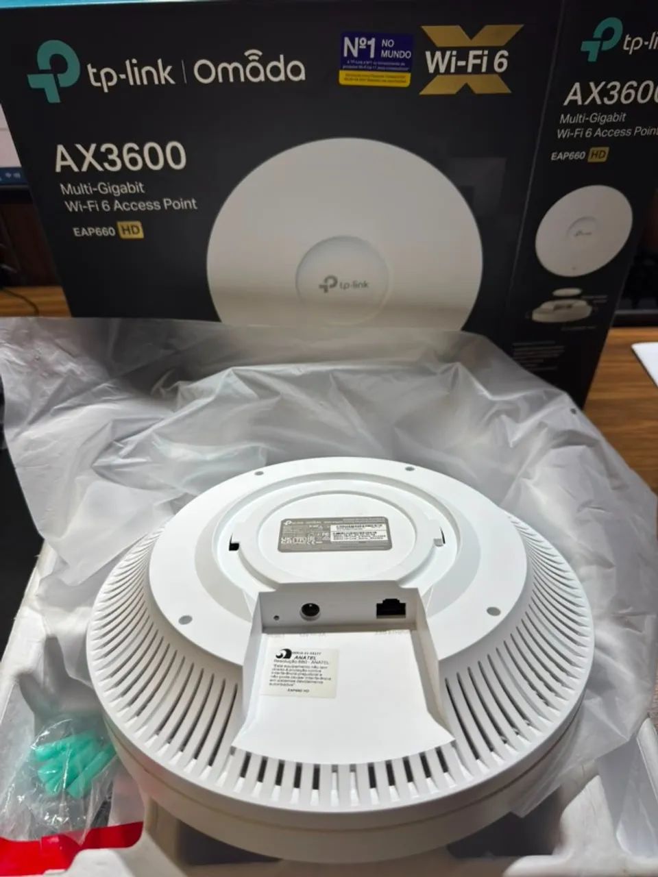 Roteador TP-Link Omada Access Point EAP660 HD Wi-Fi 6 AX3600 Gigabit - Foto 2