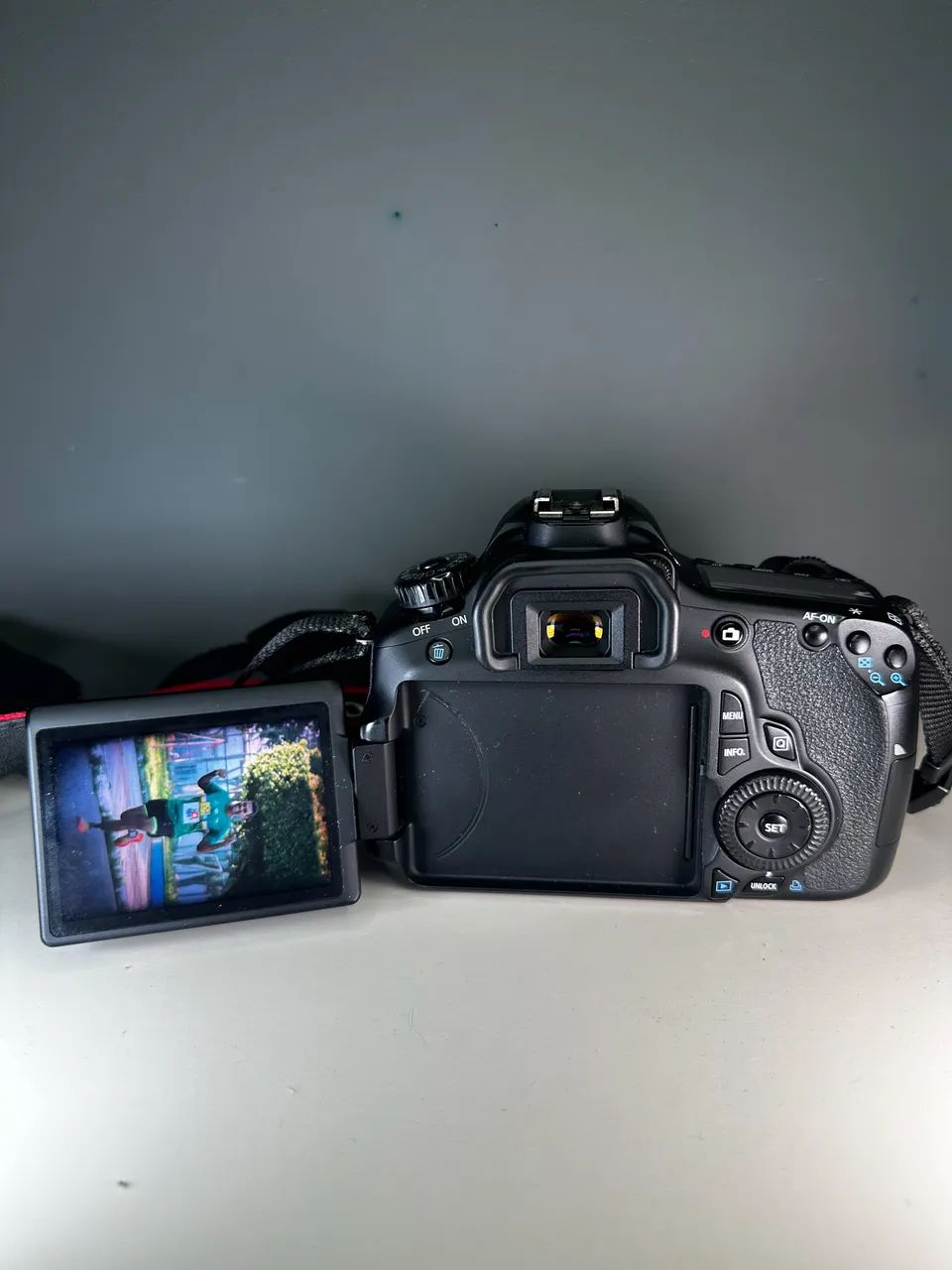 CÂMERA CÂNON 60D + 2 LENTES VENDO OU TROCO