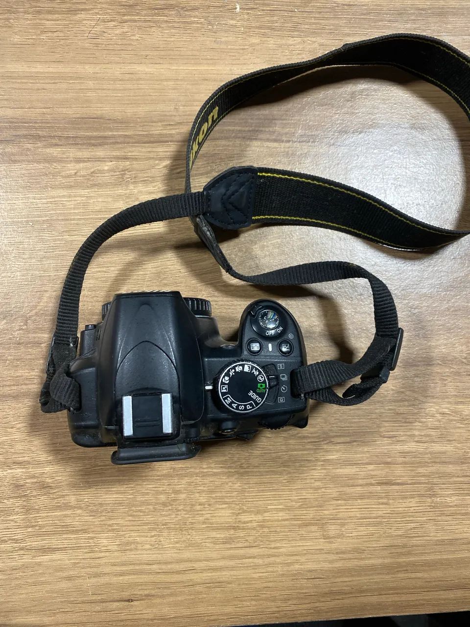 Câmera D3100 QUEBRADA, para retirada de peças  - Foto 5