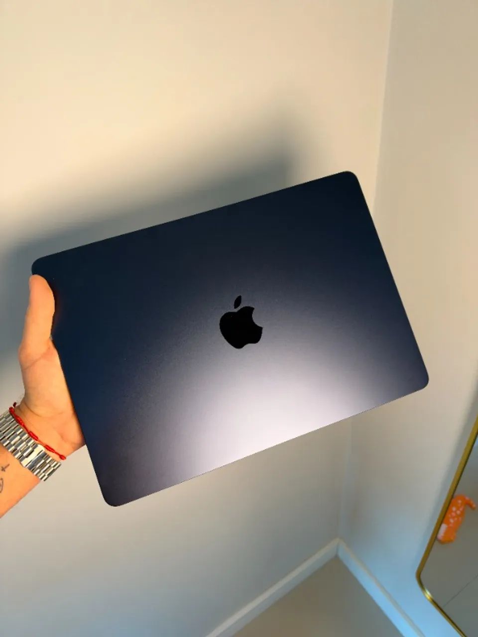 MacBook Air M2 13,6
